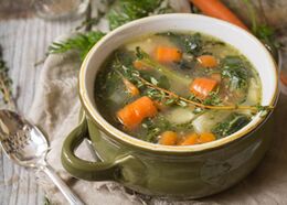 Meniul dietetic după îndepărtarea vezicii biliare include supe de legume