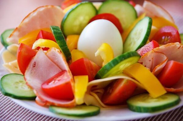 Salată de legume din meniul dietei cu ou-portocale pentru pierderea în greutate
