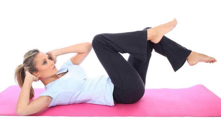 exercițiu de crunch oblic pentru pierderea în greutate